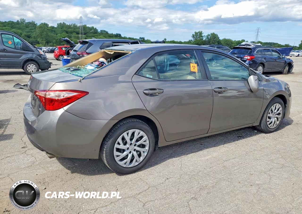 2017 Toyota Corolla Le VIN:2T1BURHE7HC757478 - 3