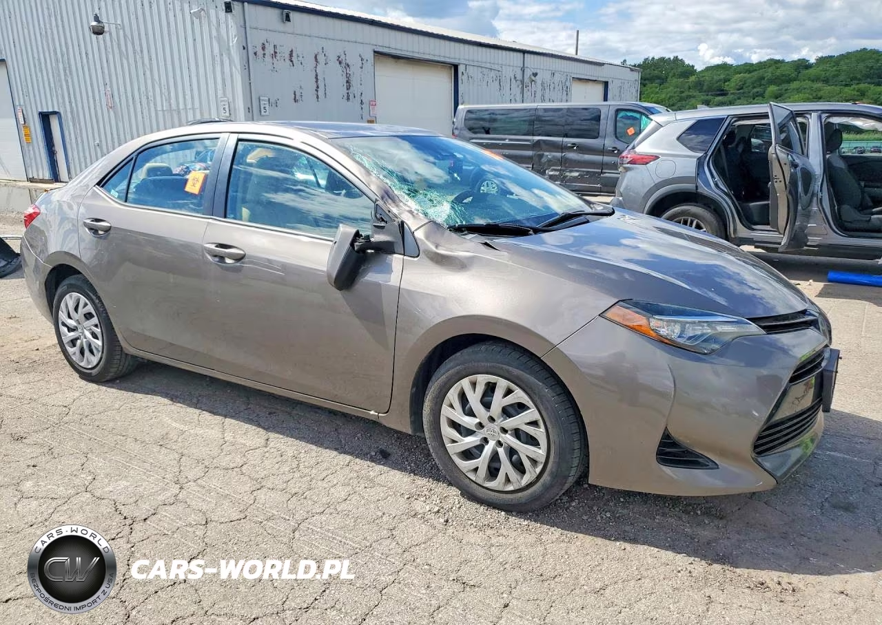 2017 Toyota Corolla Le VIN:2T1BURHE7HC757478 - 4