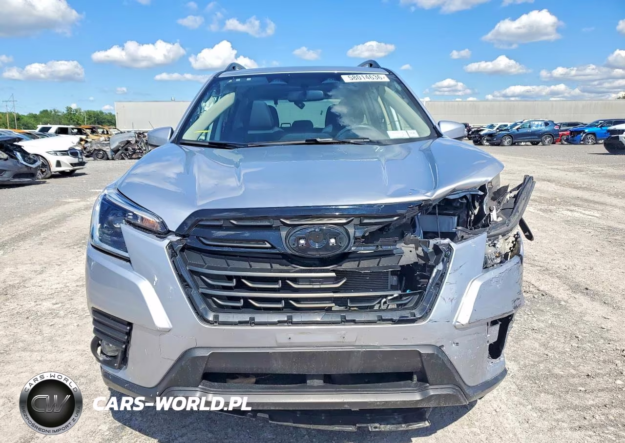 2023 Subaru Forester Premium VIN:JF2SKADC8PH513359 - 5