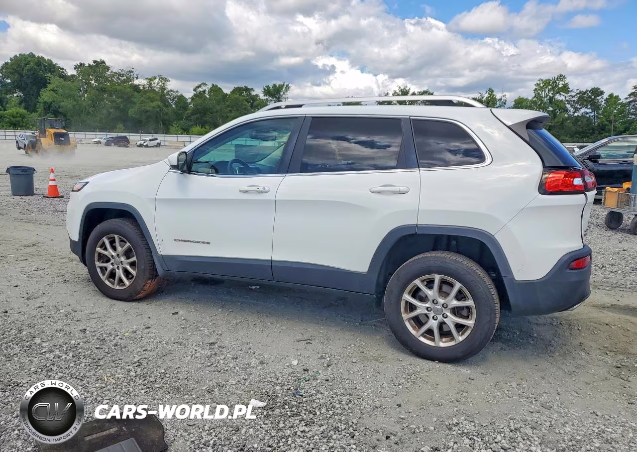 2015 Jeep Cherokee Latitude VIN:1C4PJMCS7FW725858 - 2
