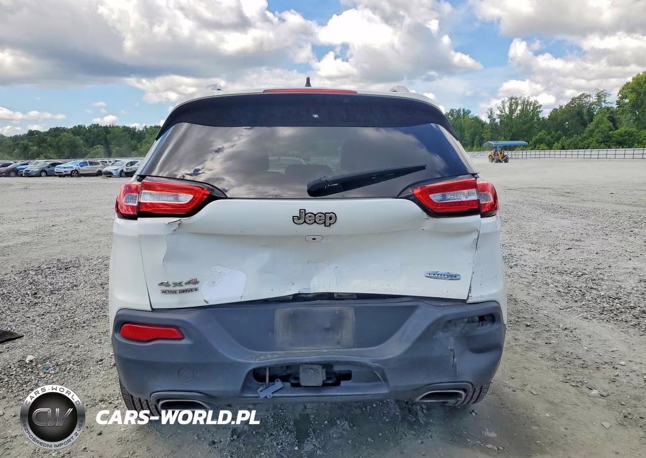 2015 Jeep Cherokee Latitude VIN:1C4PJMCS7FW725858 - 6