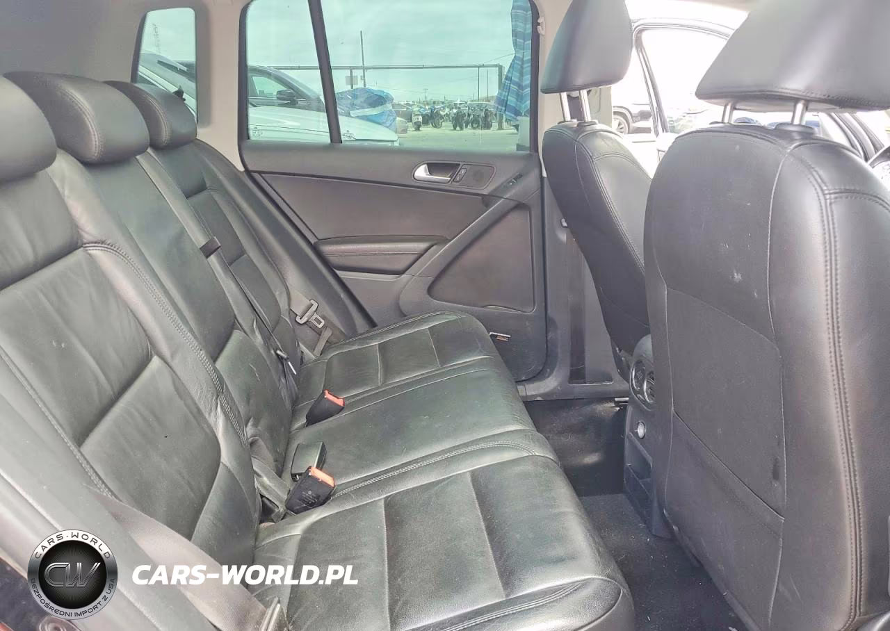 2011 Volkswagen Tiguan S VIN:WVGBV7AX6BW556274 - 10