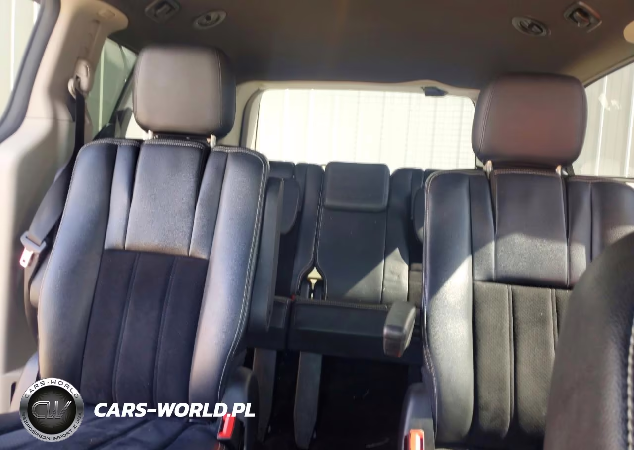 2018 Dodge Grand Caravan Sxt VIN:2C4RDGCG4JR267002 - 10