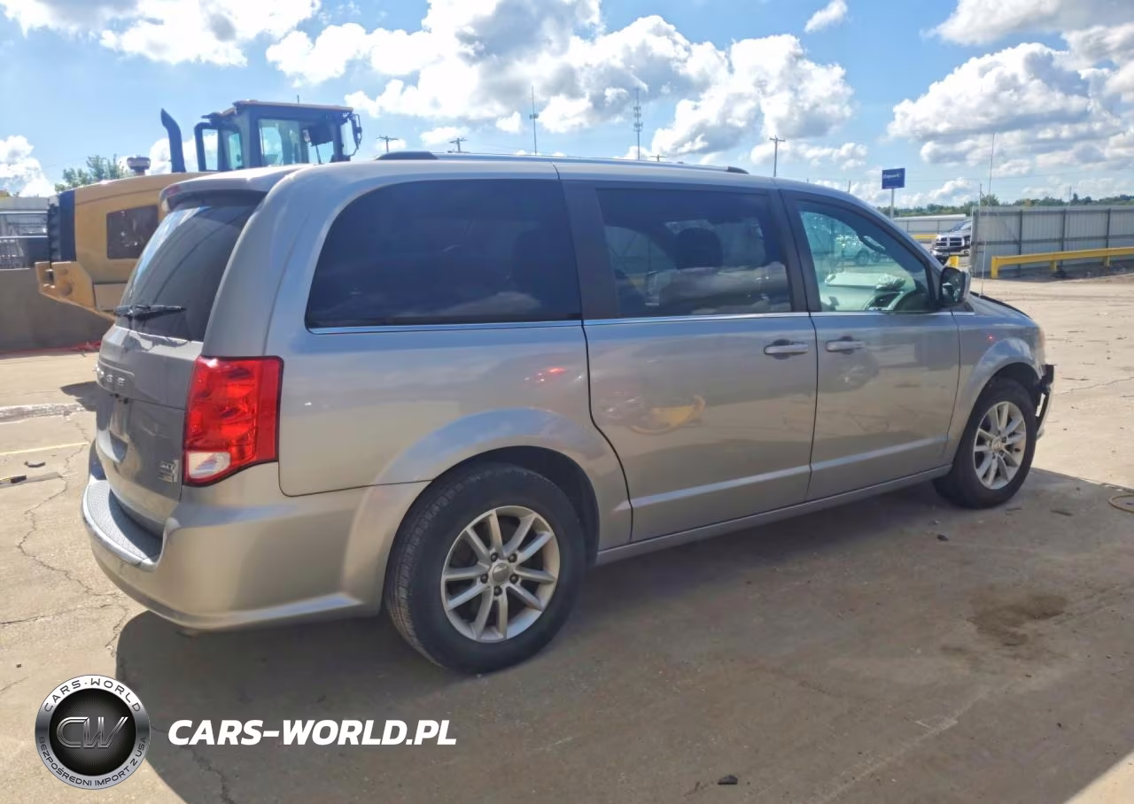 2018 Dodge Grand Caravan Sxt VIN:2C4RDGCG4JR267002 - 3