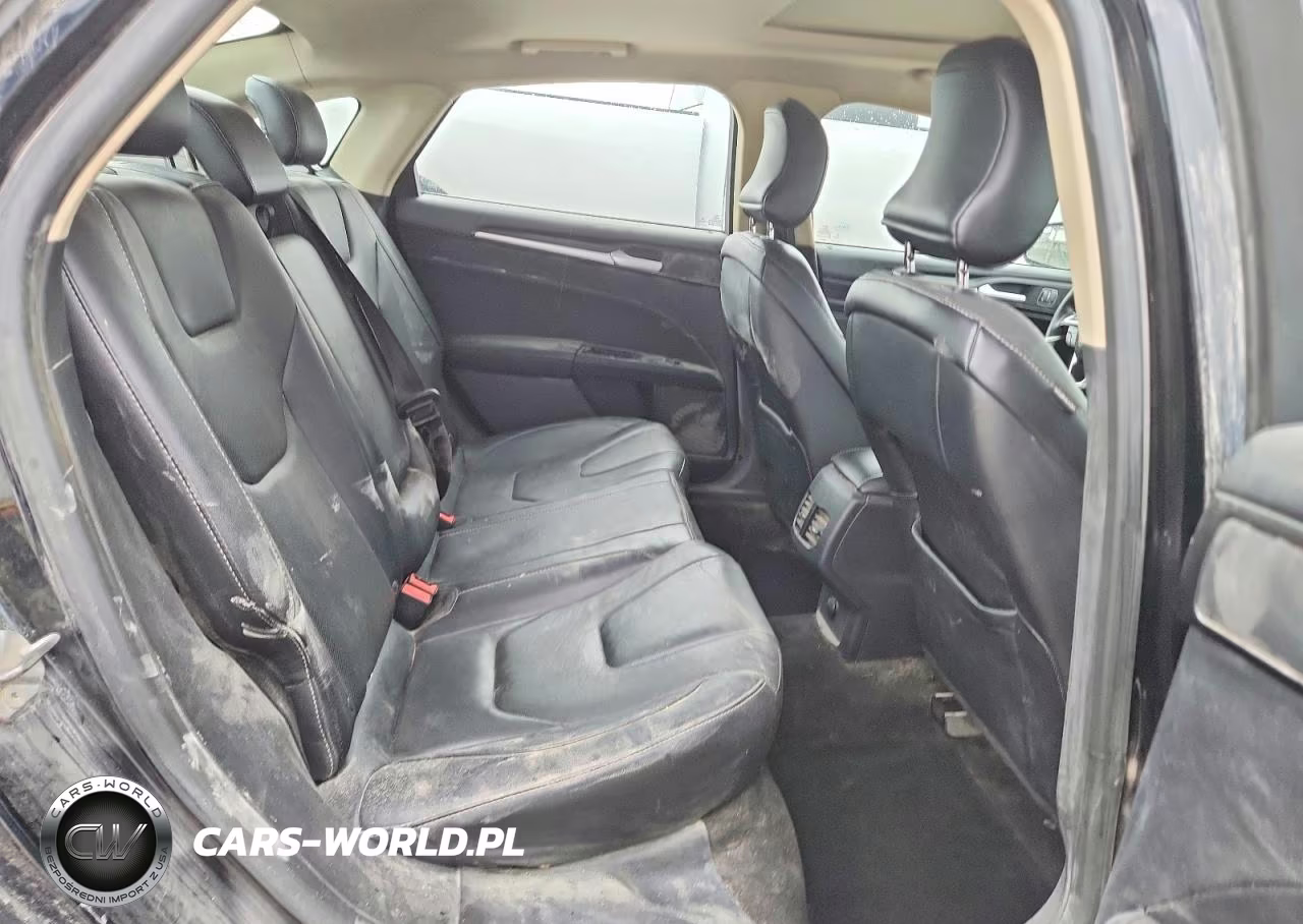 2018 Ford Fusion Titanium VIN:3FA6P0K92JR176718 - 10