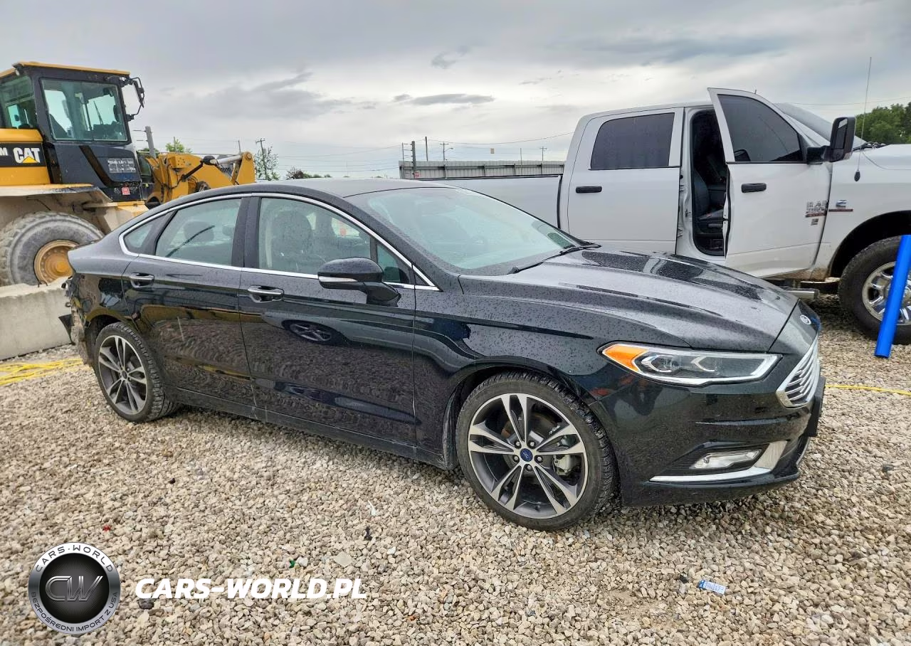 2018 Ford Fusion Titanium VIN:3FA6P0K92JR176718 - 4