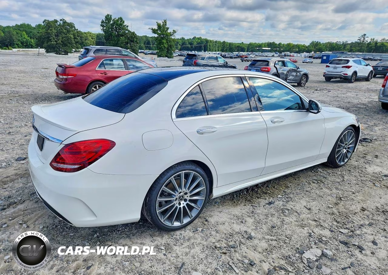 2018 Mercedes-Benz C 300 VIN:55SWF4JB0JU268306 - 3