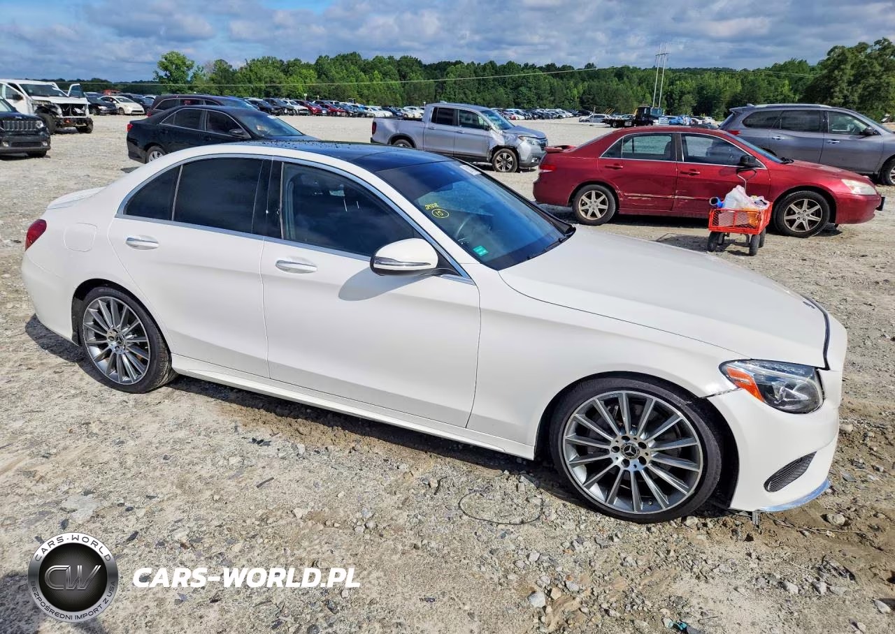 2018 Mercedes-Benz C 300 VIN:55SWF4JB0JU268306 - 4