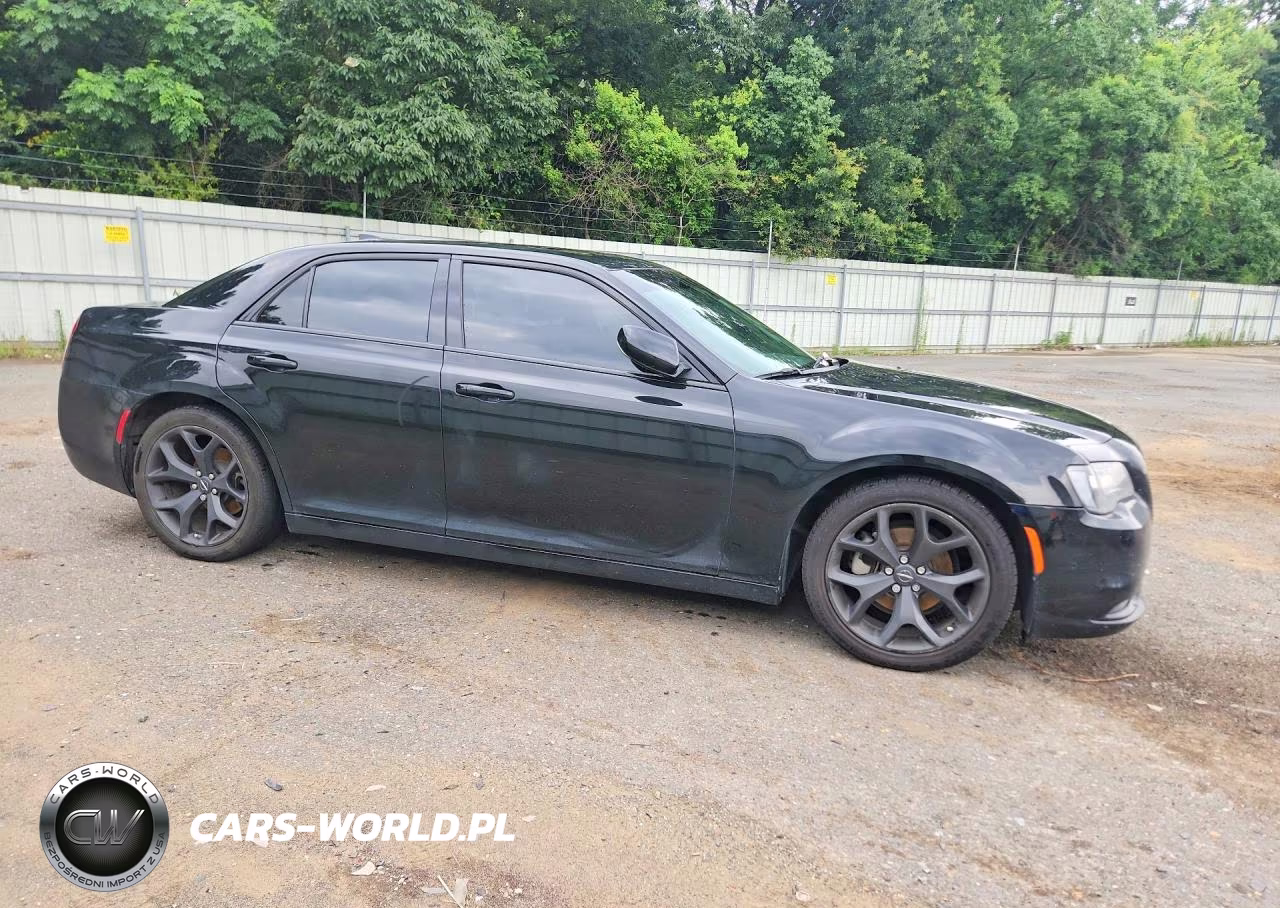 2022 Chrysler 300 S VIN:2C3CCABG7NH146908 - 4