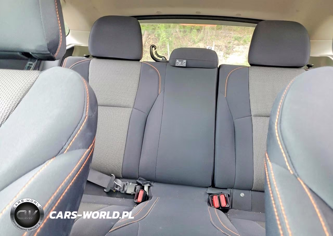 2018 Subaru Crosstrek Premium VIN:JF2GTABCXJH311877 - 10