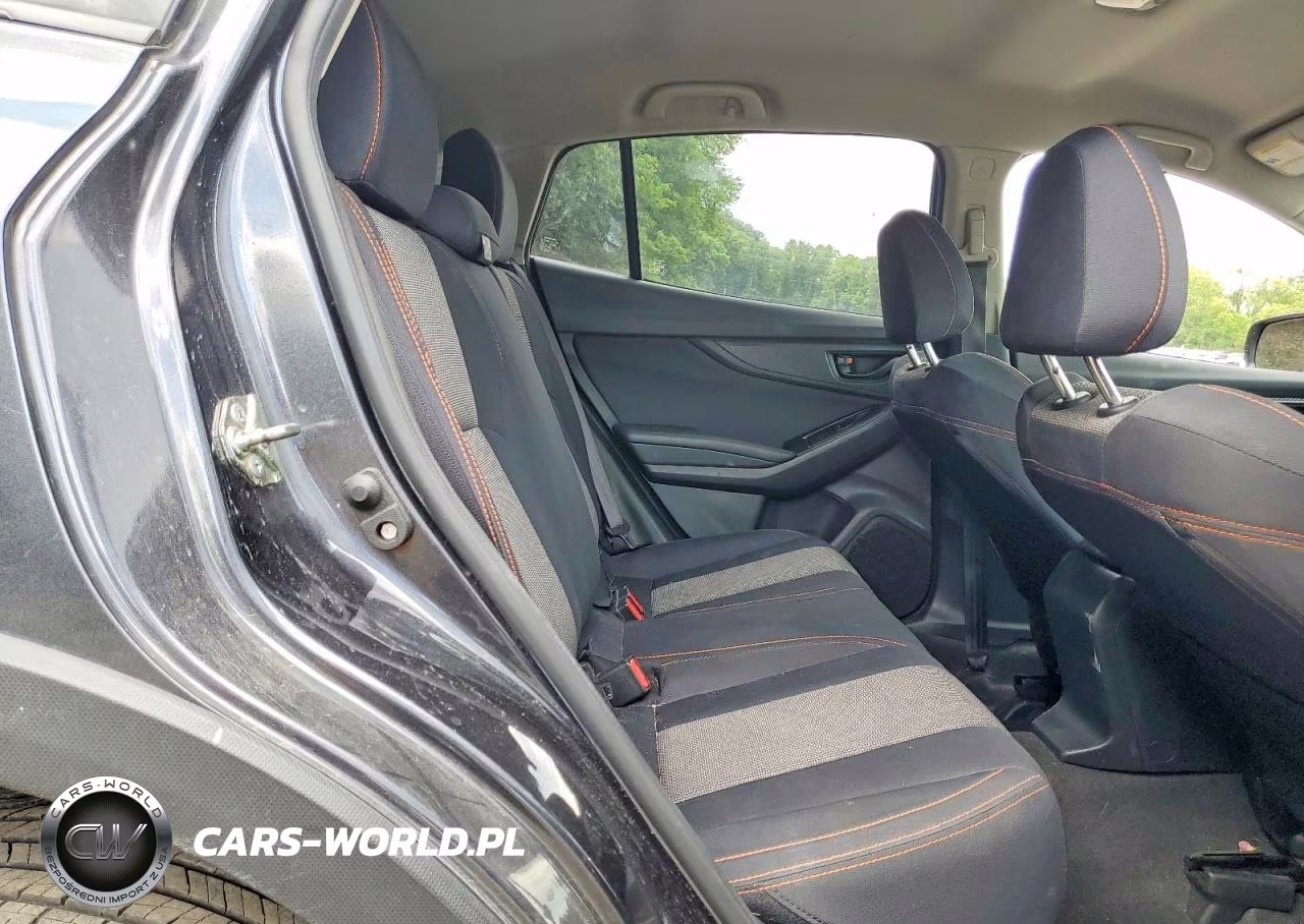 2018 Subaru Crosstrek Premium VIN:JF2GTABCXJH311877 - 11