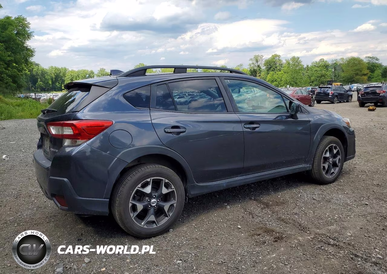 2018 Subaru Crosstrek Premium VIN:JF2GTABCXJH311877 - 3
