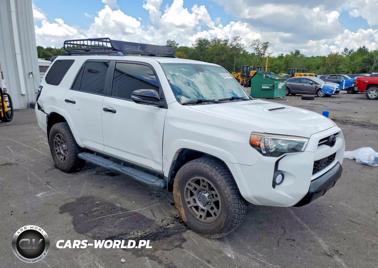 2020 Toyota 4Runner Venture Edition VIN:JTEBU5JR1L5761193 - 4
