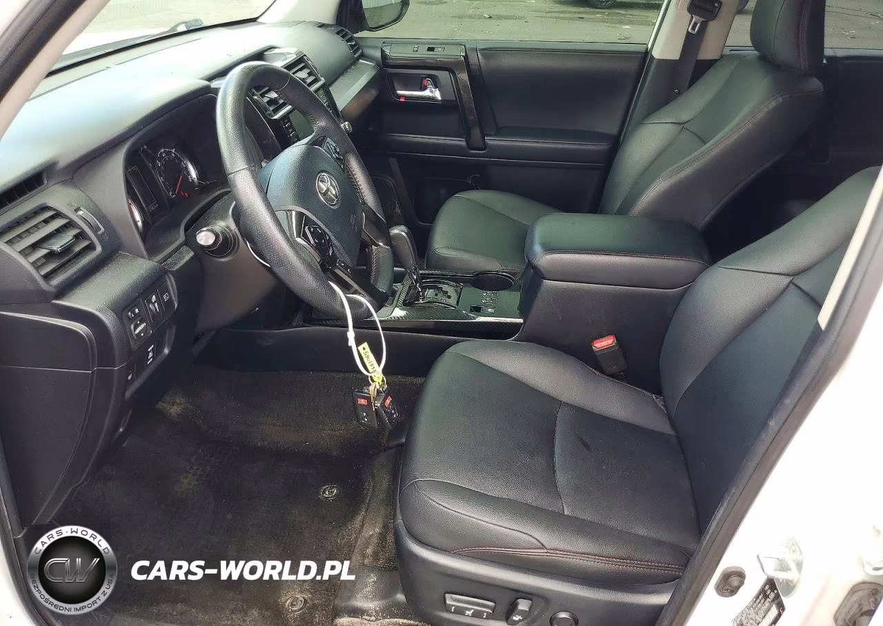2020 Toyota 4Runner Venture Edition VIN:JTEBU5JR1L5761193 - 7