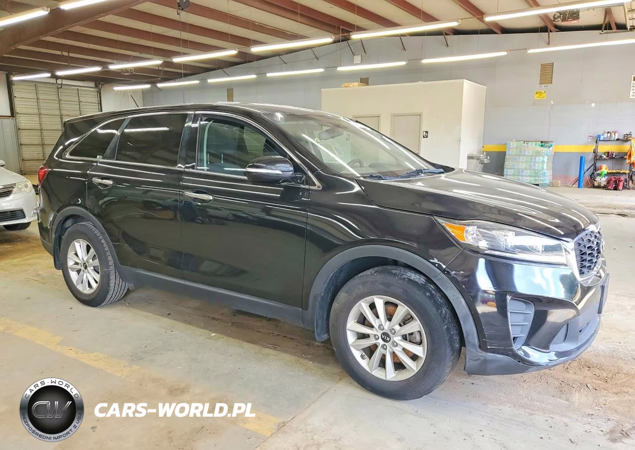 2019 Kia Sorento L VIN:5XYPG4A32KG576258 - 4