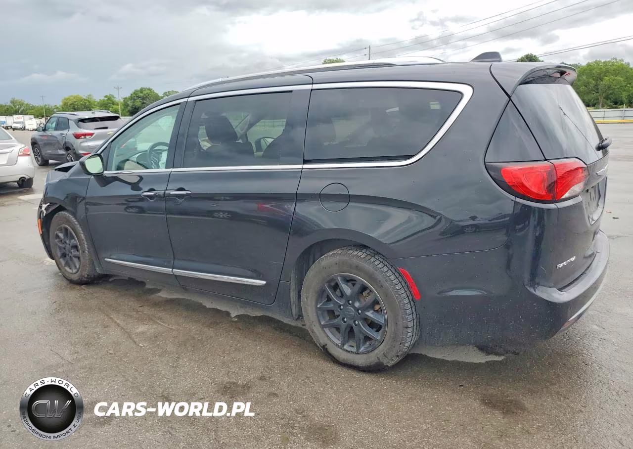 2020 Chrysler Pacifica Touring L VIN:2C4RC1BG6LR268902 - 2