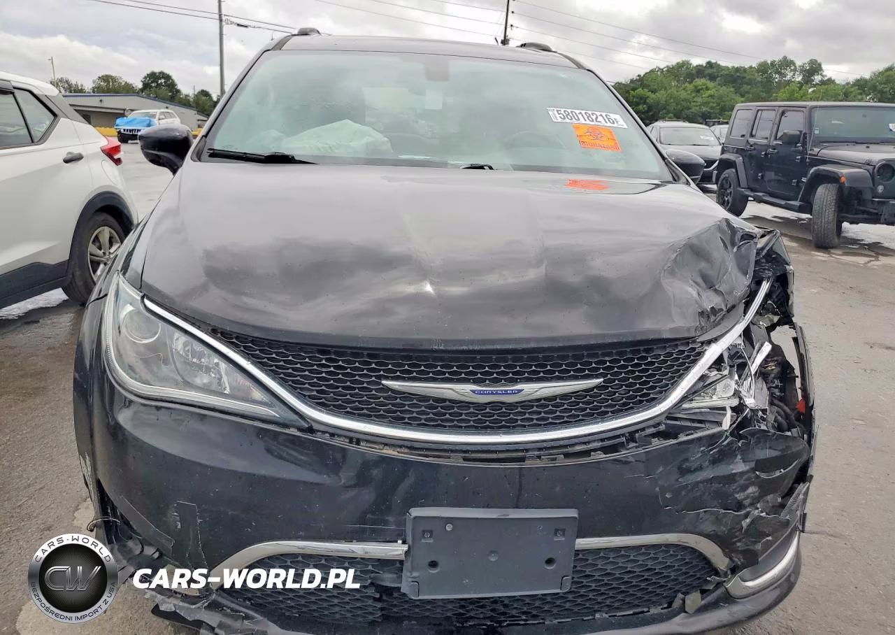 2020 Chrysler Pacifica Touring L VIN:2C4RC1BG6LR268902 - 5