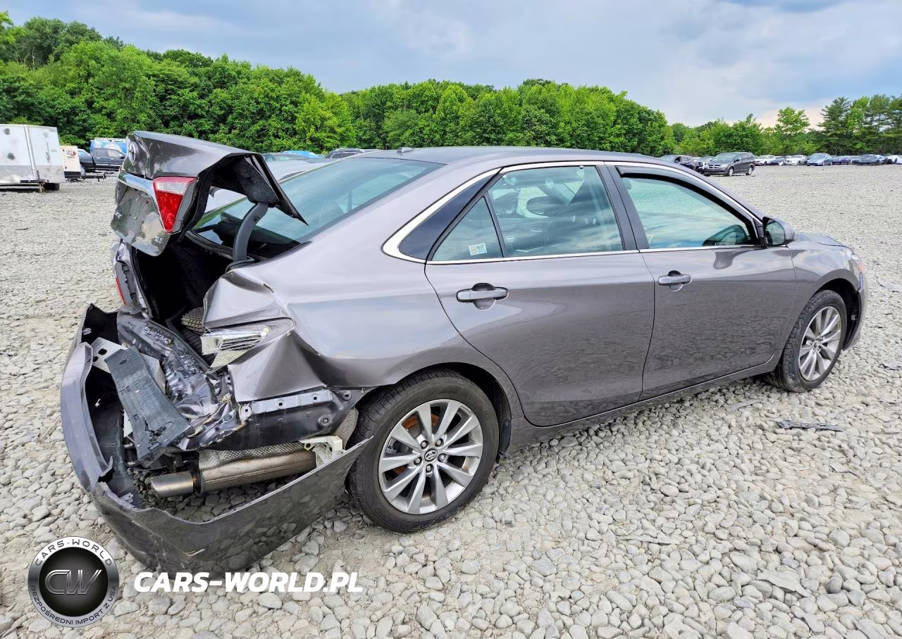 2017 Toyota Camry Xle VIN:4T1BF1FK8HU273855 - 3