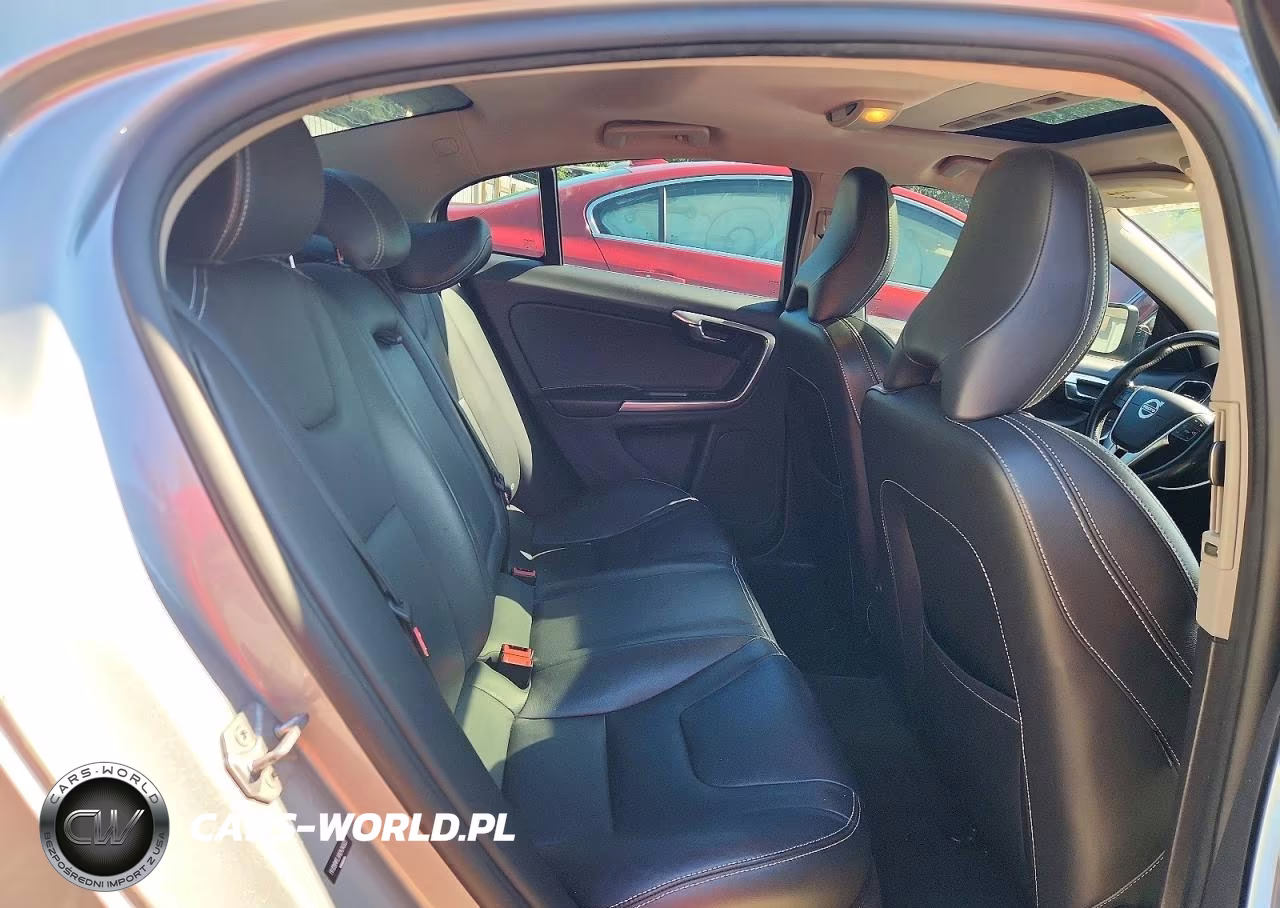2017 Volvo S60 VIN:YV126MFLXH2434503 - 10