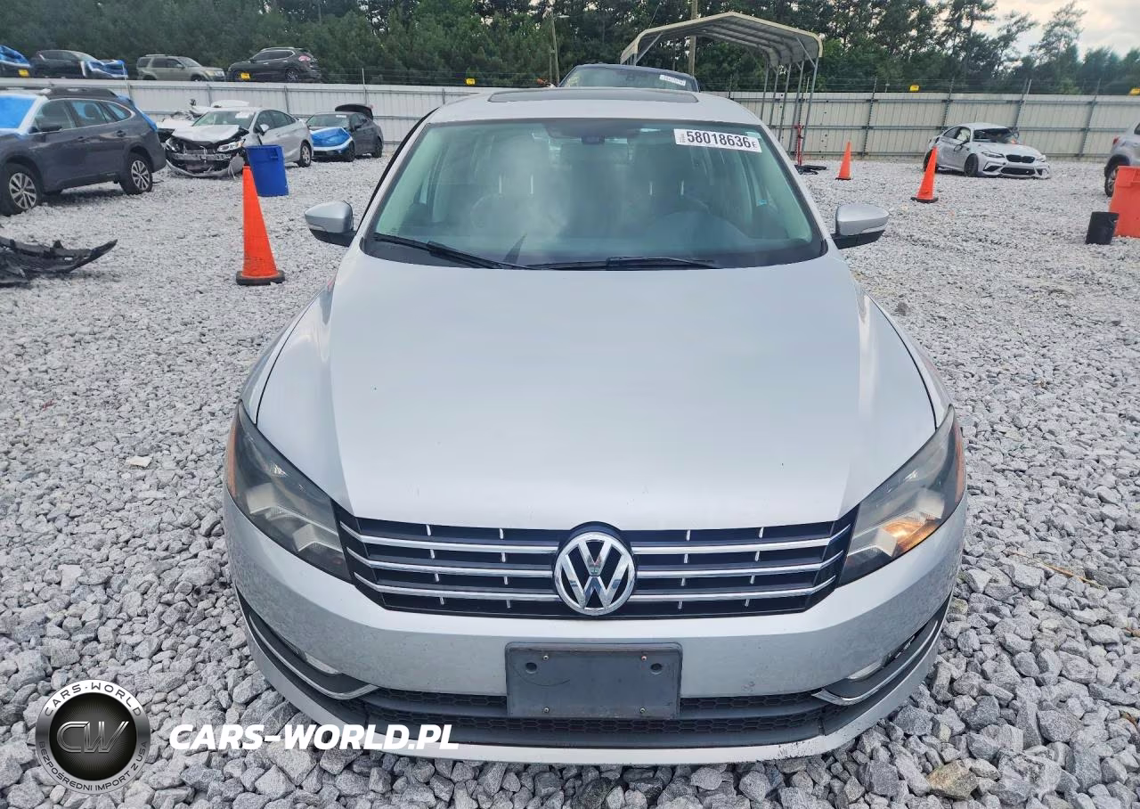 2013 Volkswagen Passat Sel VIN:1VWCN7A32DC083349 - 5