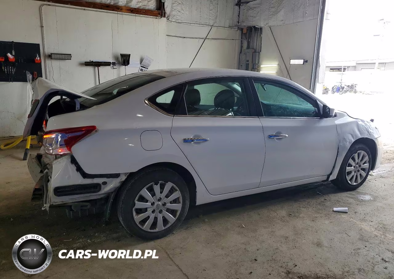 2018 Nissan Sentra S VIN:3N1AB7AP3JY301892 - 3