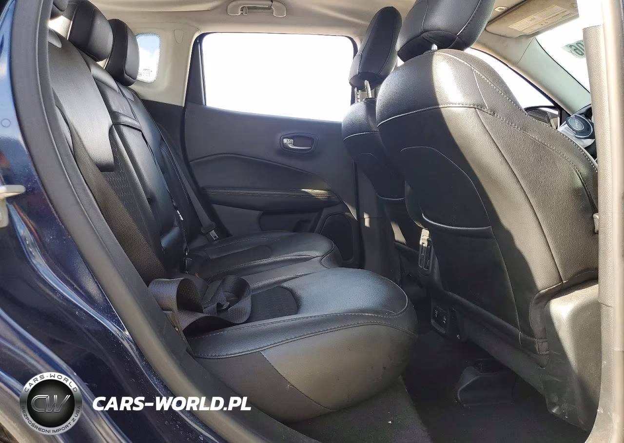 2019 Jeep Compass Latitude VIN:3C4NJDBB6KT652863 - 10