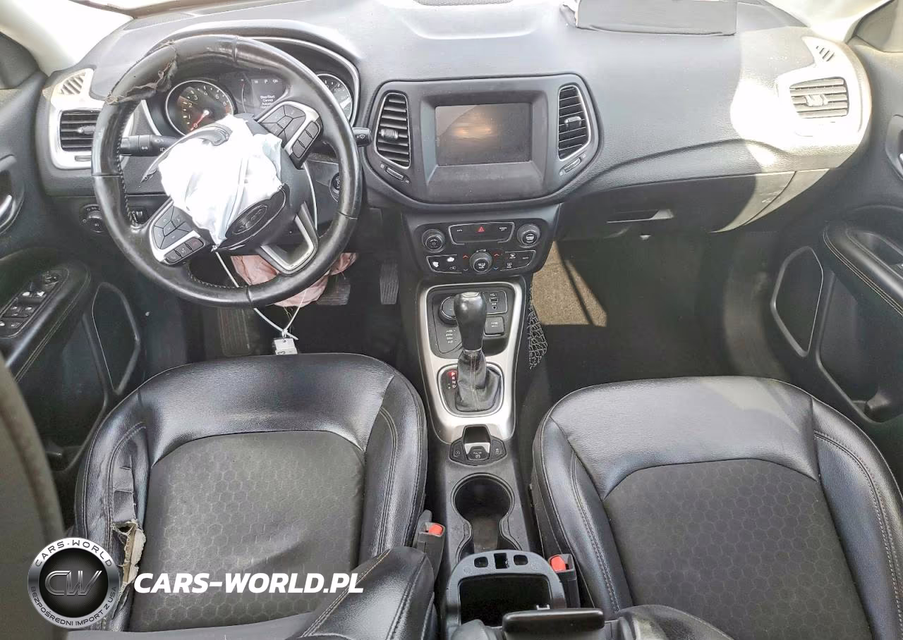 2019 Jeep Compass Latitude VIN:3C4NJDBB6KT652863 - 8