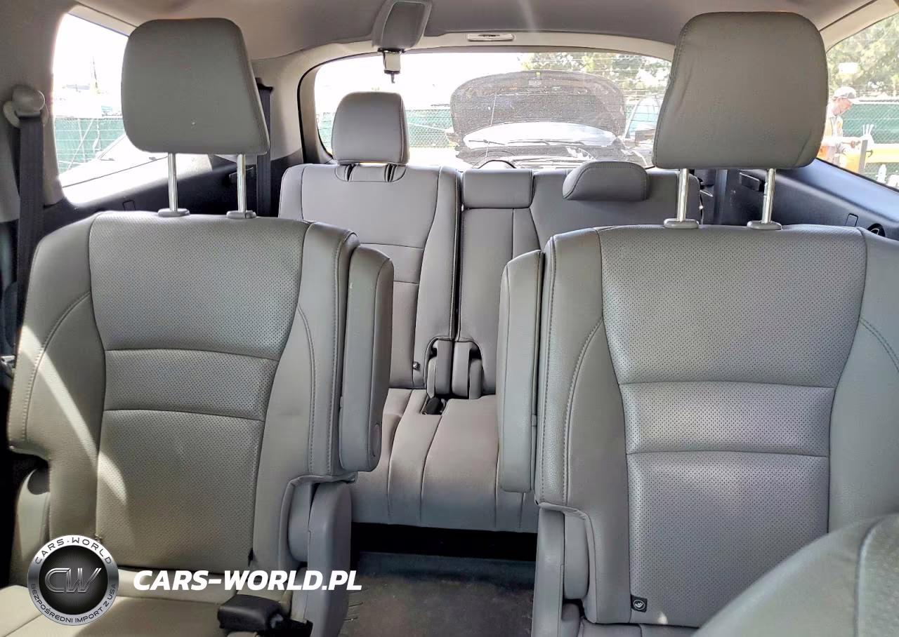 2019 Honda Pilot Elite VIN:5FNYF6H05KB010455 - 10