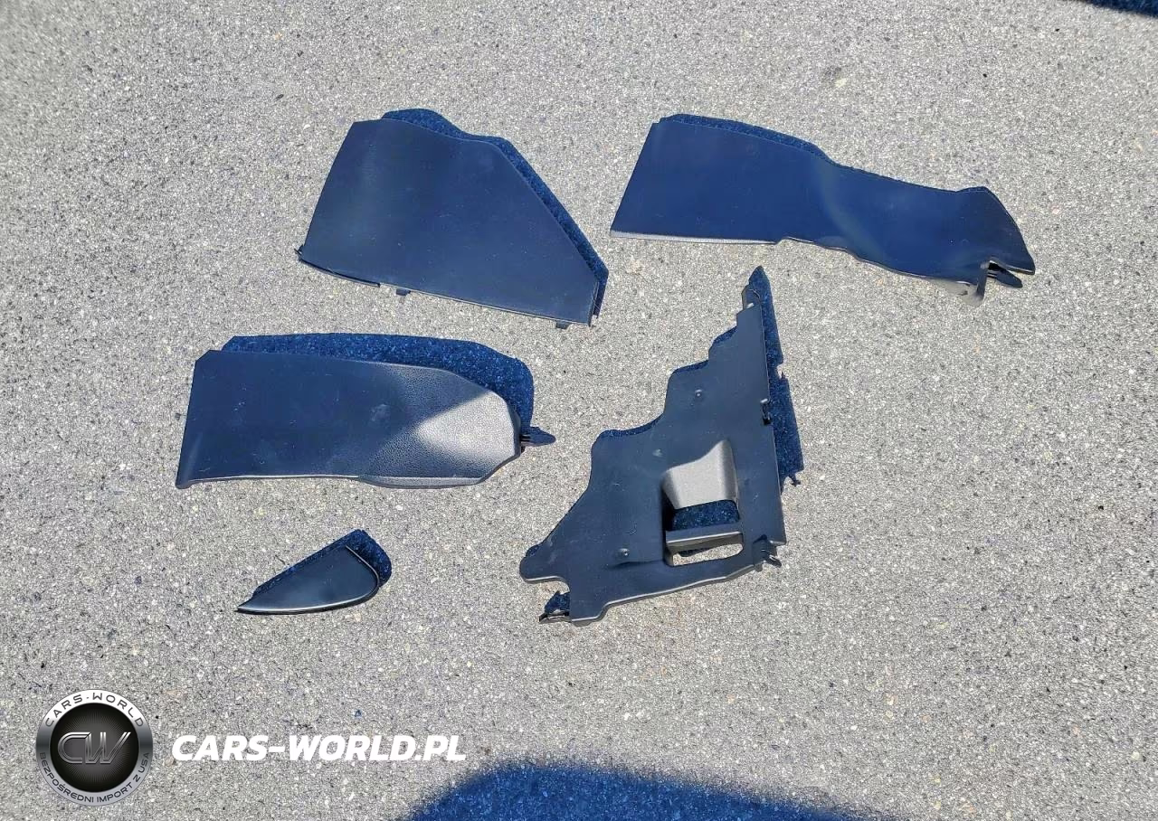 2018 Toyota Corolla Le VIN:2T1BURHE1JC018063 - 12