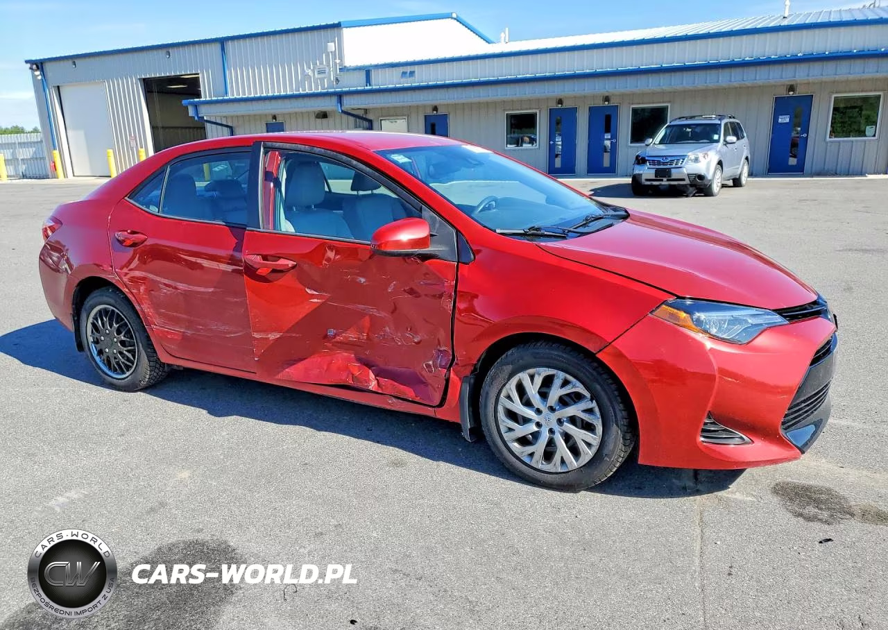 2018 Toyota Corolla Le VIN:2T1BURHE1JC018063 - 4