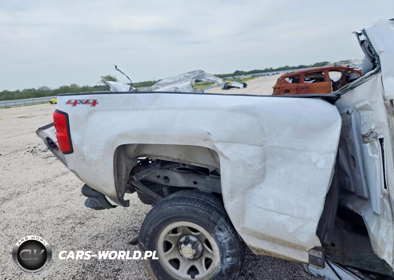 2016 Chevrolet Silverado K1500 VIN:1GCNKNEH5GZ390045 - 10