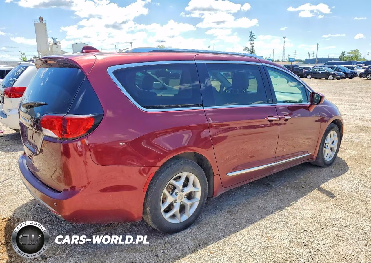 2017 Chrysler Pacifica Touring L Plus VIN:2C4RC1EG6HR763930 - 3