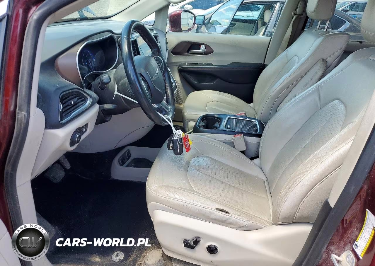 2017 Chrysler Pacifica Touring L Plus VIN:2C4RC1EG6HR763930 - 7