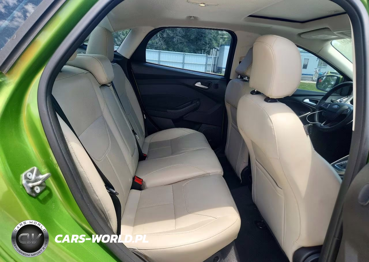 2018 Ford Focus Titanium VIN:1FADP3J2XJL294754 - 10