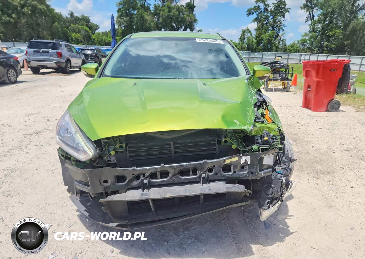 2018 Ford Focus Titanium VIN:1FADP3J2XJL294754 - 5