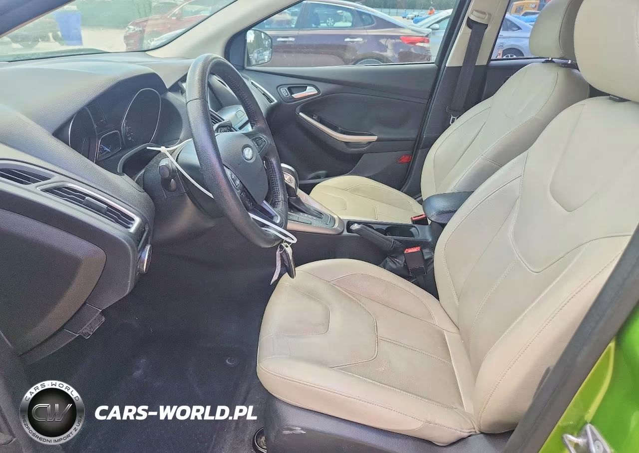 2018 Ford Focus Titanium VIN:1FADP3J2XJL294754 - 7