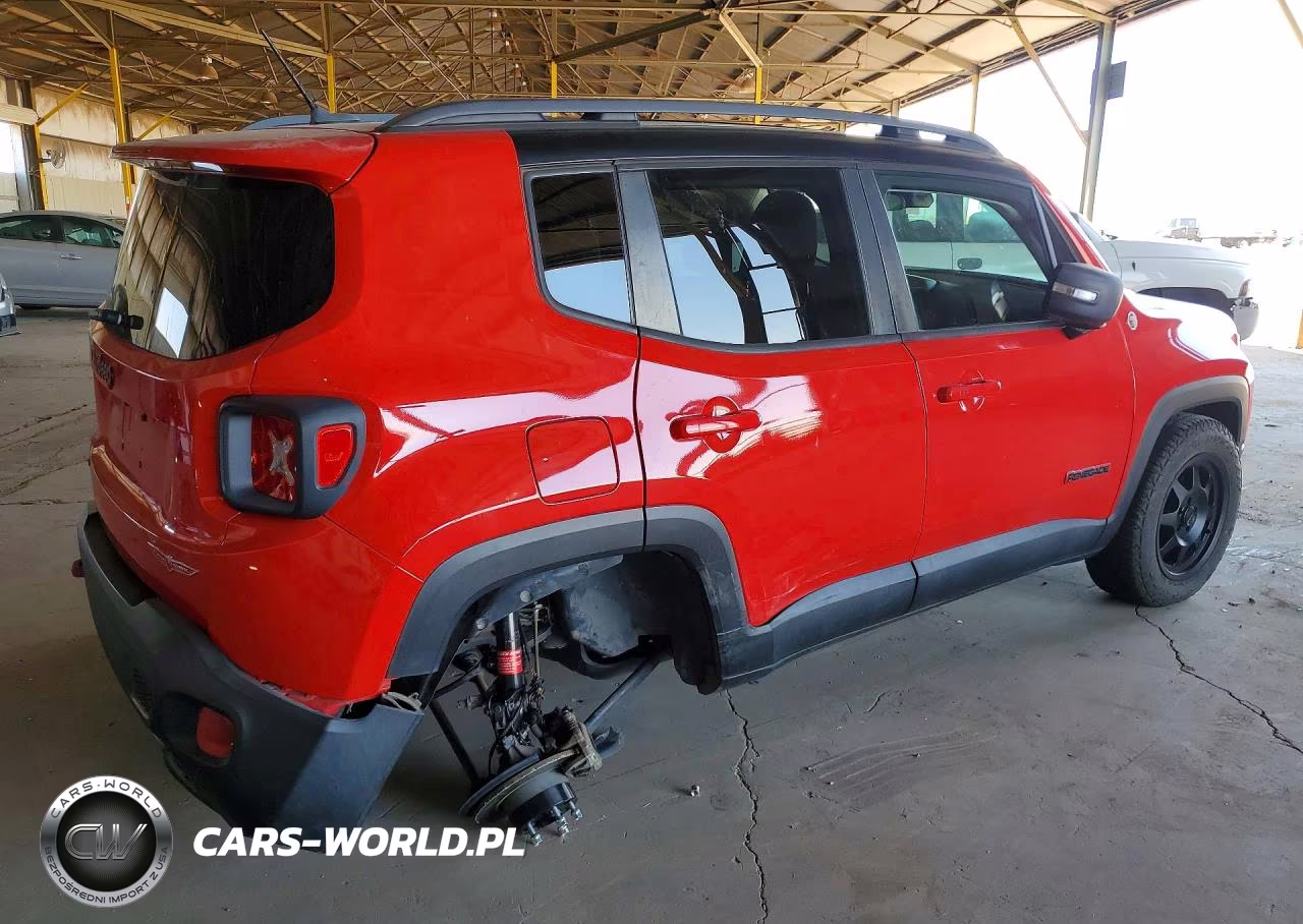 2015 Jeep Renegade Trailhawk VIN:ZACCJBCTXFPC17926 - 3