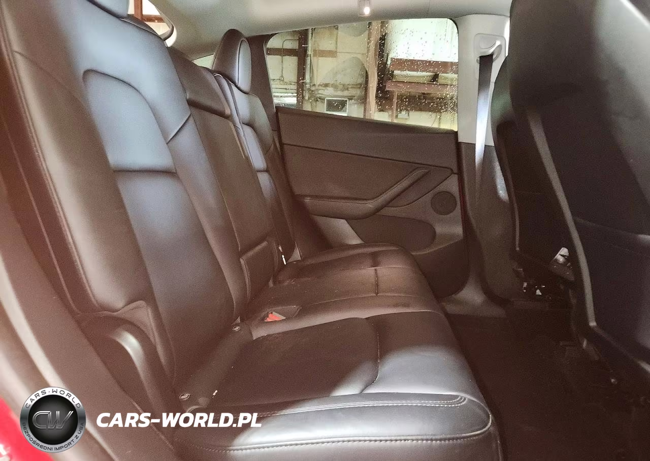 2021 Tesla Model Y VIN:5YJYGDEE6MF184555 - 11