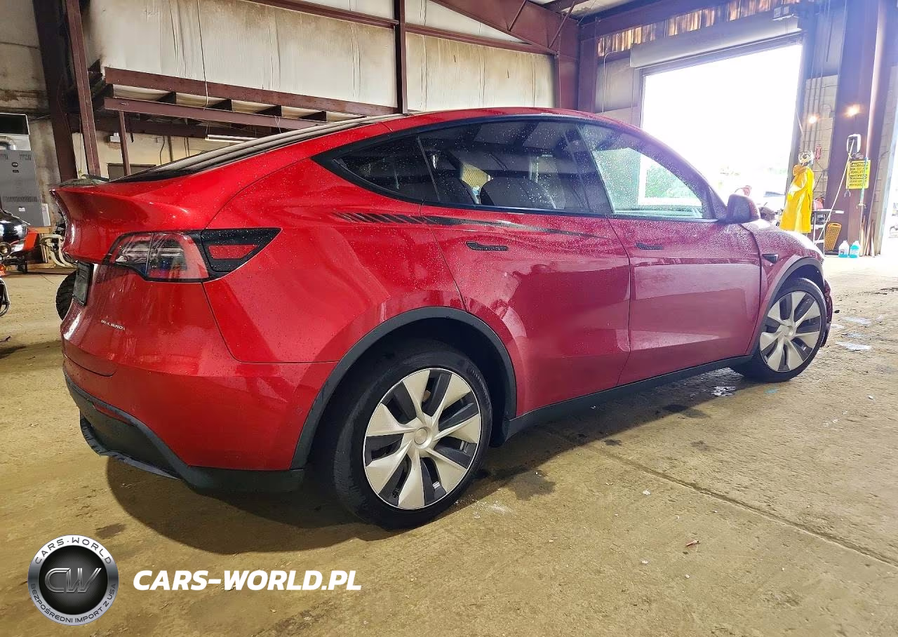 2021 Tesla Model Y VIN:5YJYGDEE6MF184555 - 3
