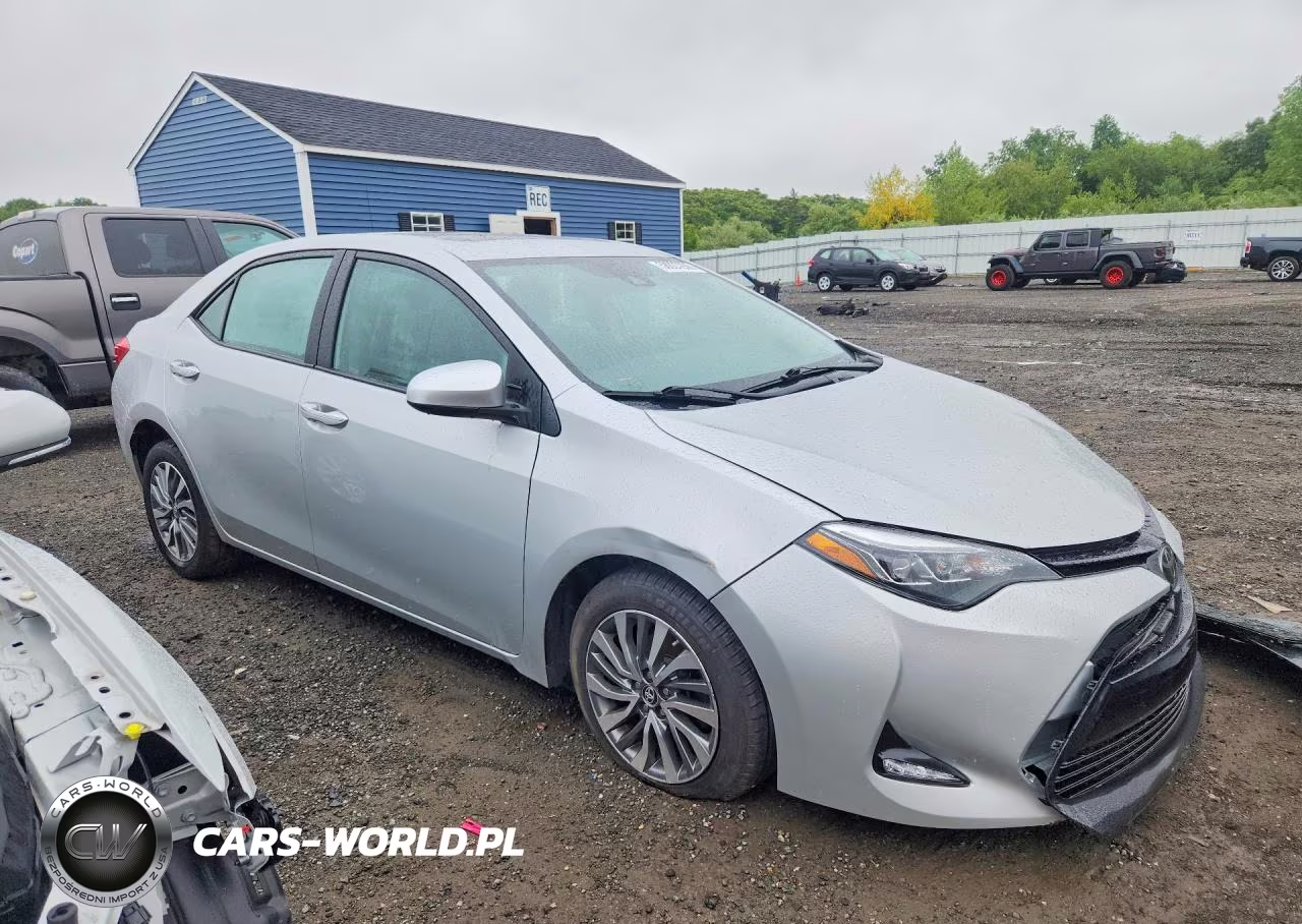 2018 Toyota Corolla Xle VIN:2T1BURHE5JC047484 - 4