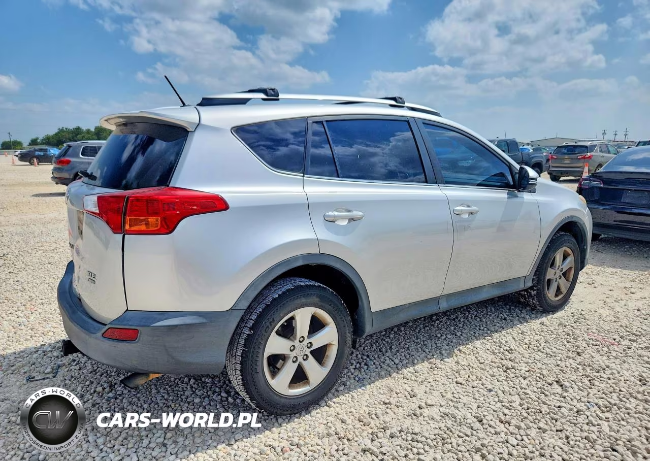 2014 Toyota Rav4 Xle VIN:2T3RFREV0EW196975 - 3