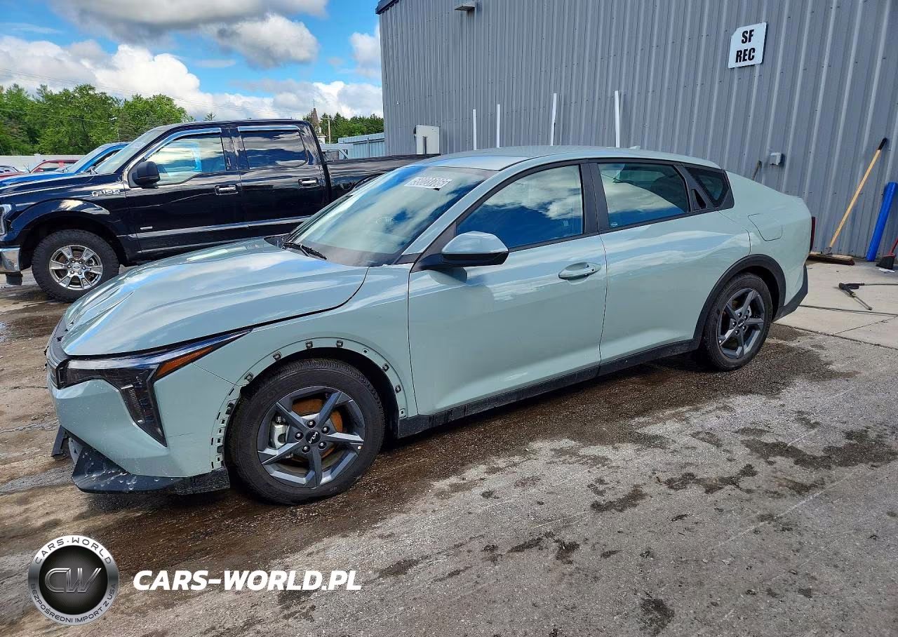 2026 Kia K4 Lxs – zdjęcie 1 z 12