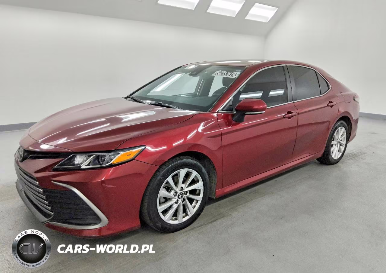 2022 Toyota Camry Le – zdjęcie 1 z 14