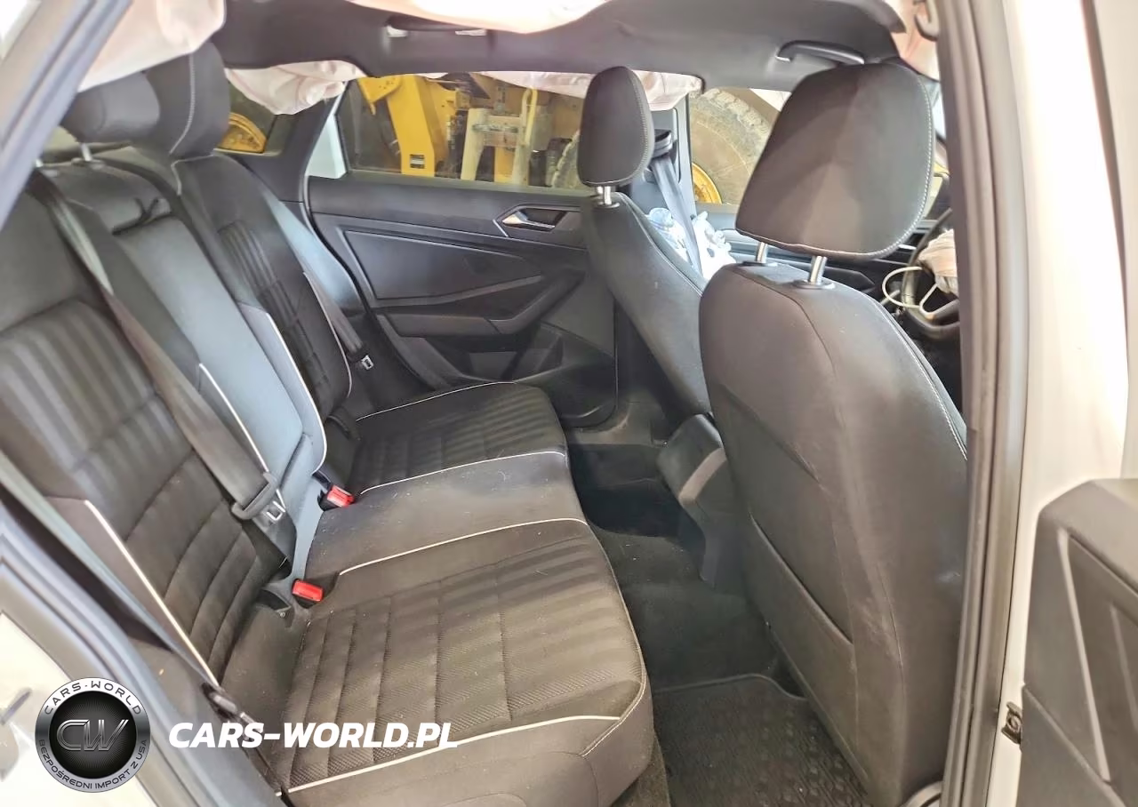 2024 Volkswagen Jetta Sport VIN:3VWBM7BU3RM084442 - 10