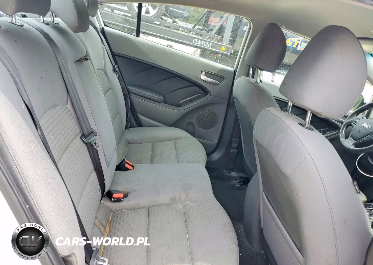 2018 Kia Forte Lx VIN:3KPFL4A75JE280852 - 10