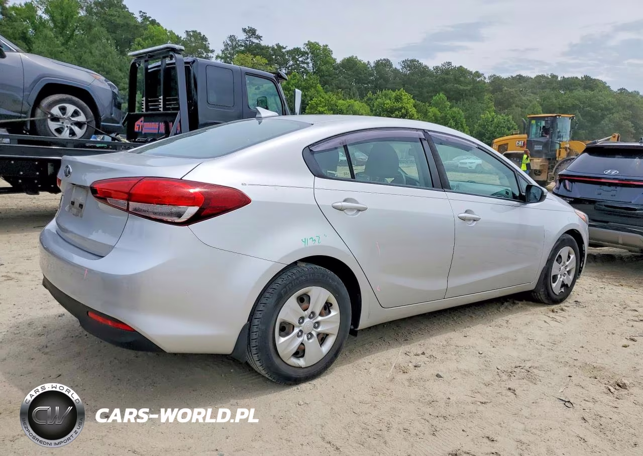 2018 Kia Forte Lx VIN:3KPFL4A75JE280852 - 3