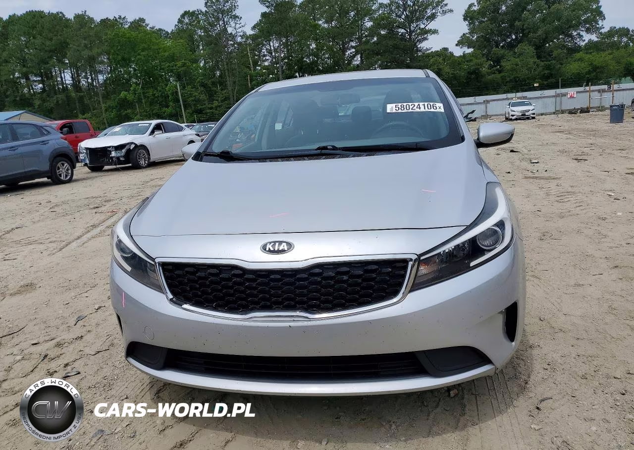 2018 Kia Forte Lx VIN:3KPFL4A75JE280852 - 5