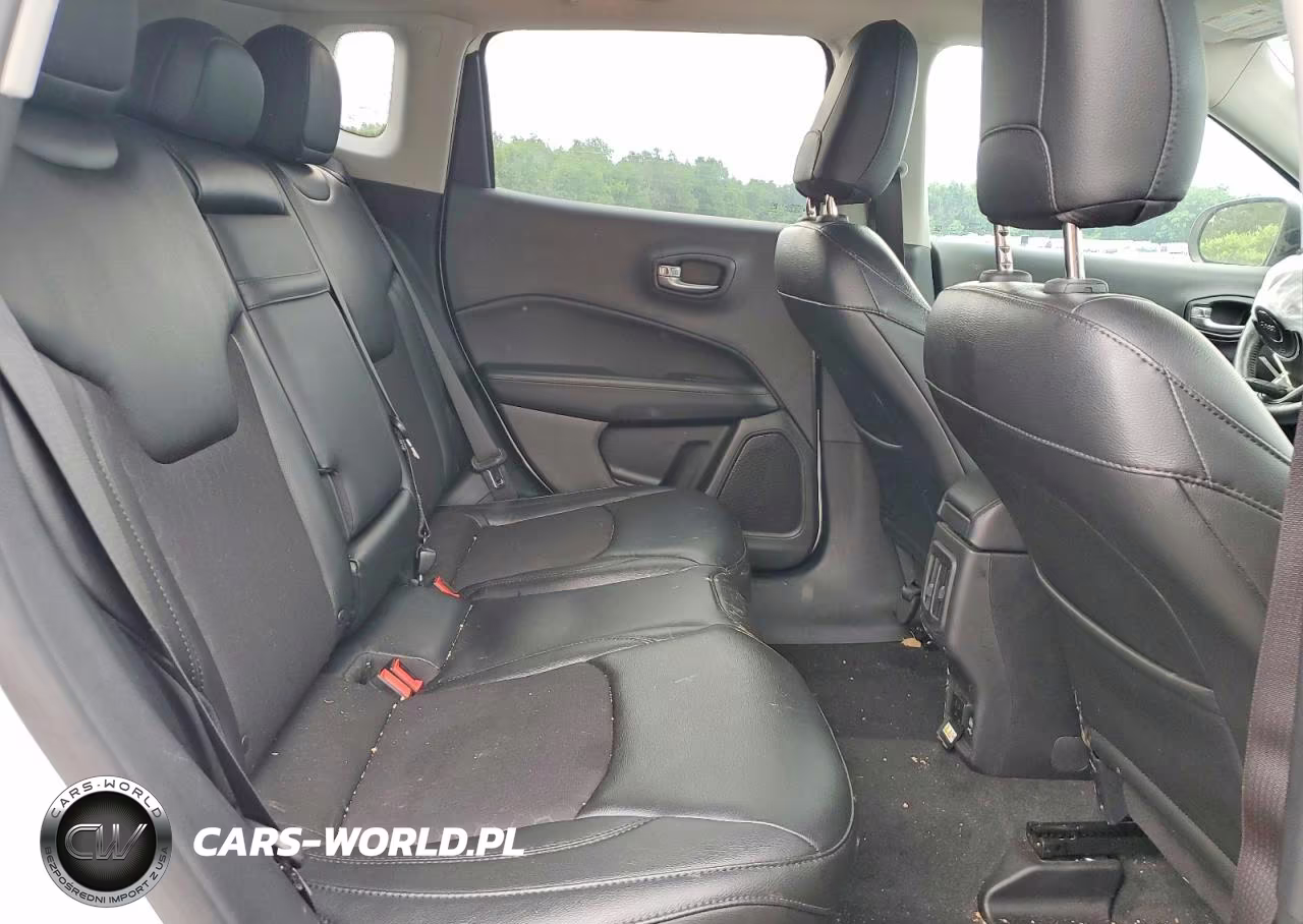 2018 Jeep Compass Latitude VIN:3C4NJDBBXJT304448 - 11