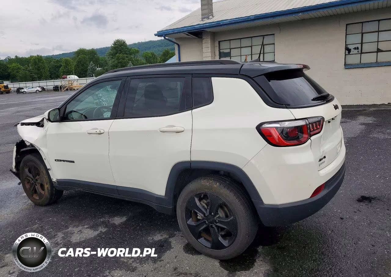 2018 Jeep Compass Latitude VIN:3C4NJDBBXJT304448 - 2