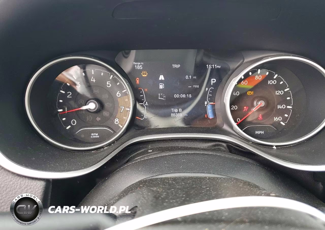 2018 Jeep Compass Latitude VIN:3C4NJDBBXJT304448 - 9